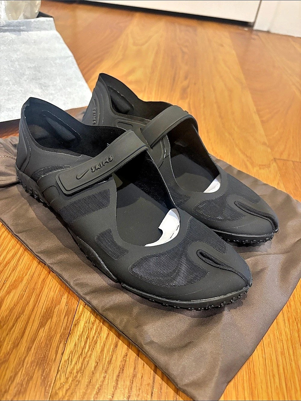 NikeSKIMS Rift Mesh Black Sneakers NWT